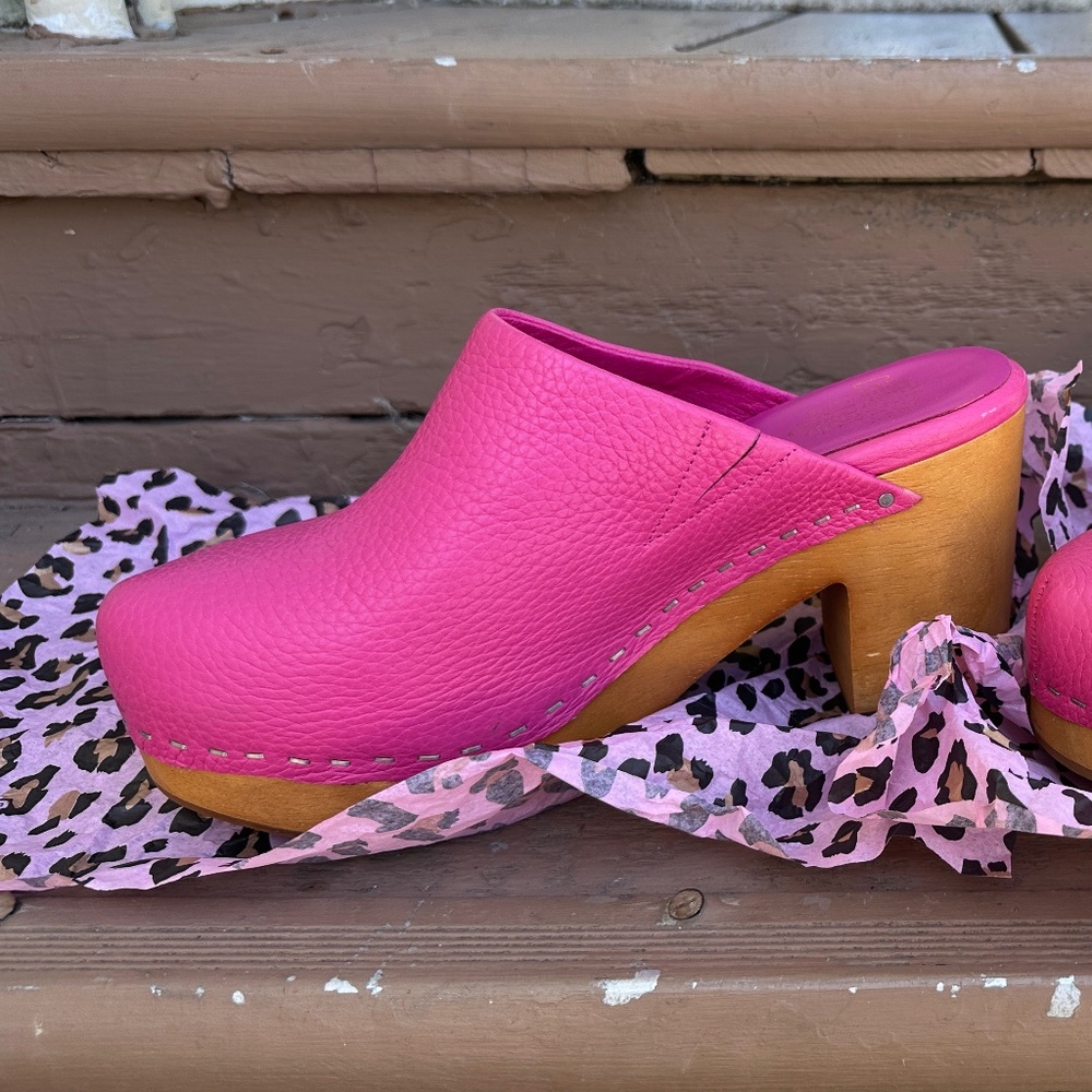 Charlotte Stone Marlo Clog Size 9 Pebbled Fandango Pink